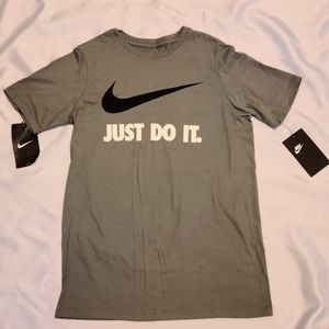 NWT Nike T-shirt Medium M